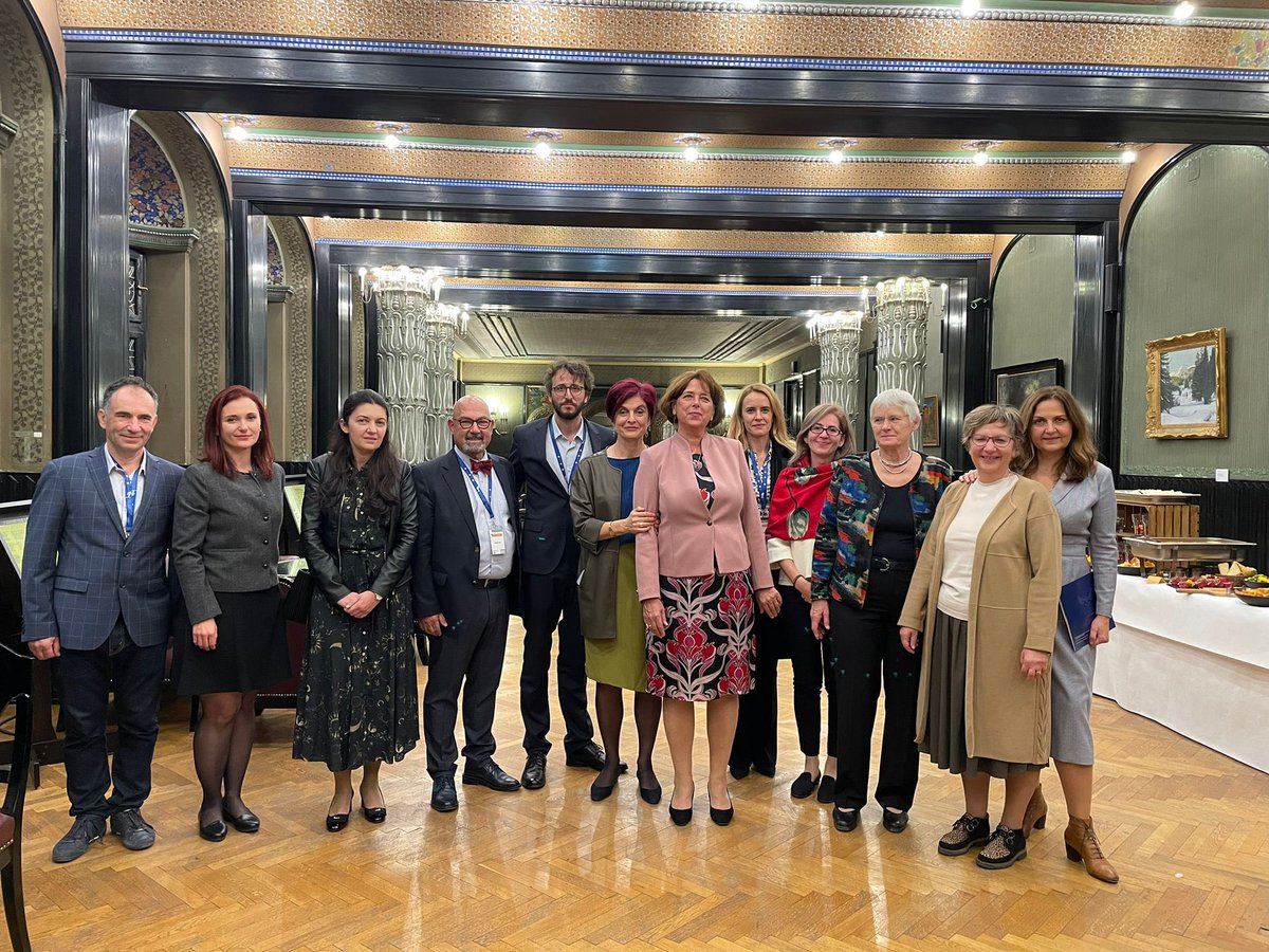 Great days on Precision Medicine in #MS at #Marosvasarhely #Universitatea de Medicina si Farmacie Targu-Mures. Great team. Thanks Rodica Balasa, Aksel Siva, Jelena Dulovic,Ron Milo, Cristina Tiu, Niko Grigoriadis and @VeroPopescu