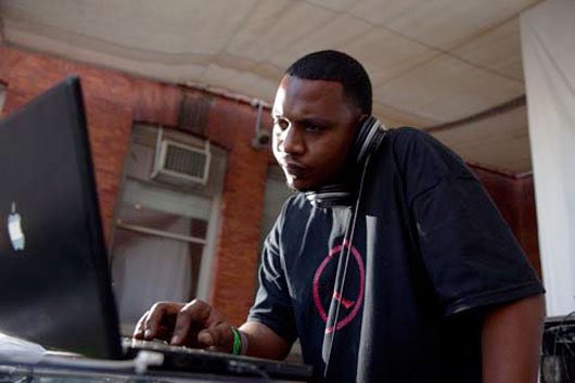 jae_jbw's tweet photo. Happy Birthday to DJ Rashad #RashadForever
https://t.co/c3kLCZwdLL https://t.co/bERdc5hWzv