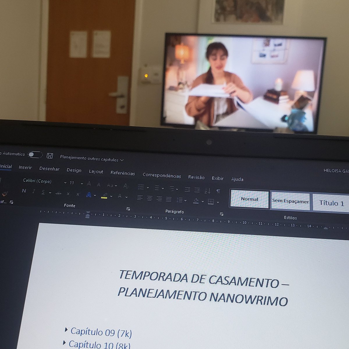Lou5858_'s tweet photo. Vamo então #writealong com a Abbie Emmons pra terminar o planejamento de Temporada de Casamento pro NaNoWriMo https://t.co/nWUtK2WMeR