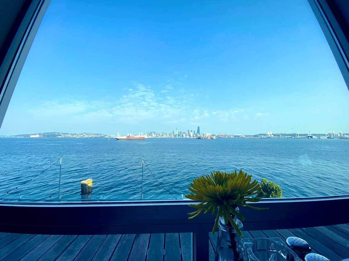 Alison Grande tweet media