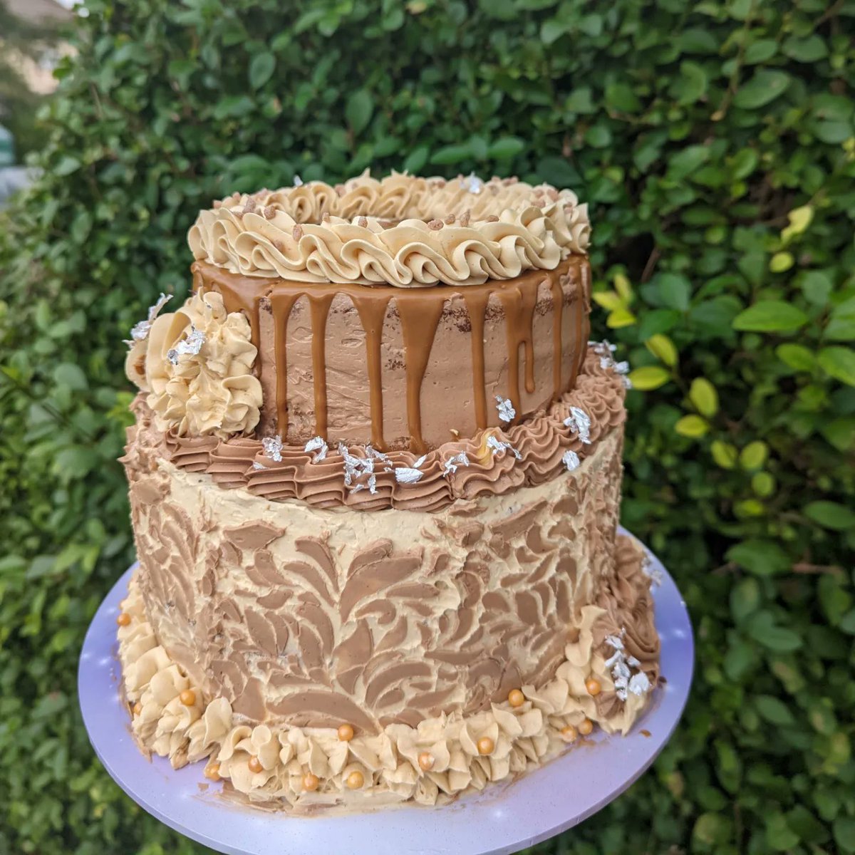 busy_bakery's tweet photo. 2 tier chocolate biscoff birthday cake for a friend, I actually got to eat some this time https://t.co/Zv7RJYZESR
