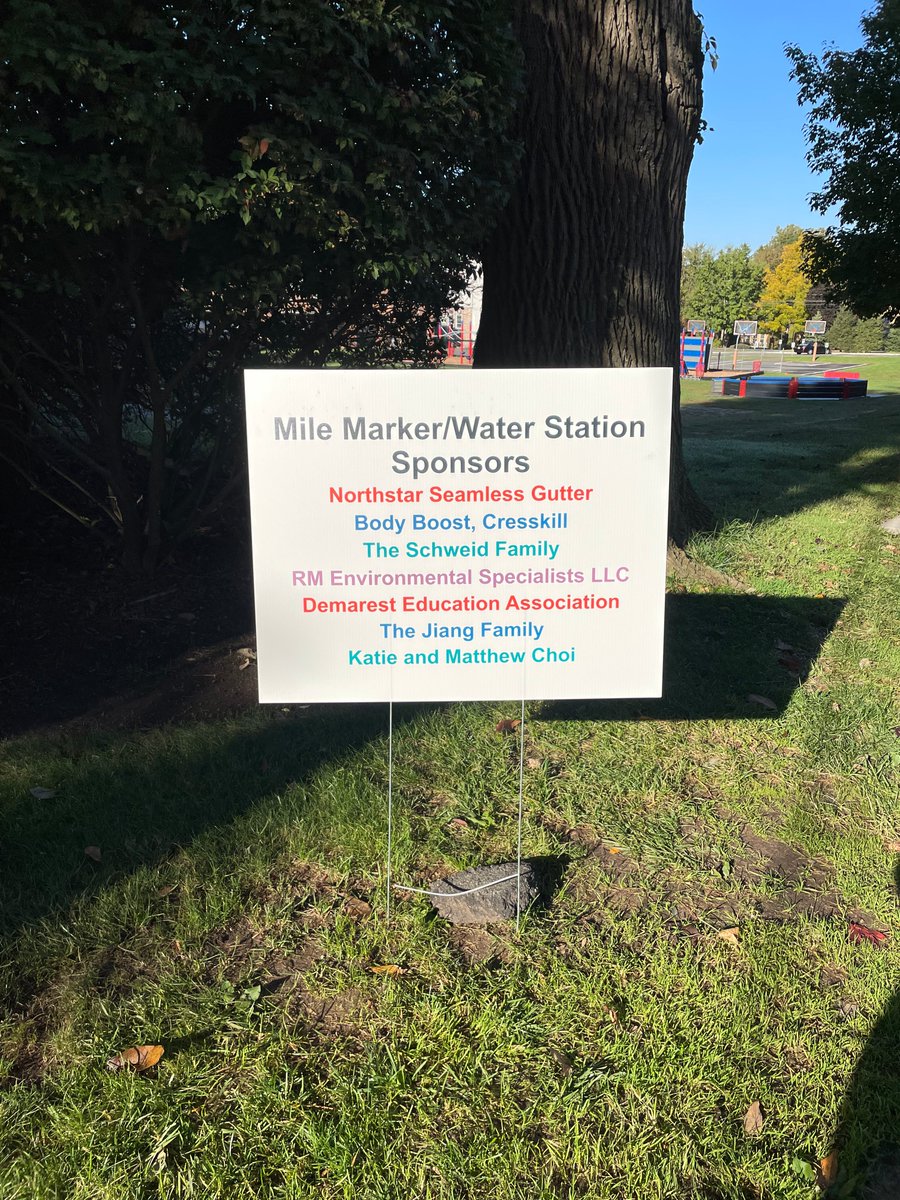 DemarestEdAssoc's tweet image. Demarest Education Association at the ready to support our hardworking students and their families on this perfect fall Sunday morning #wildcats #demarest5K
@DemarestSchools