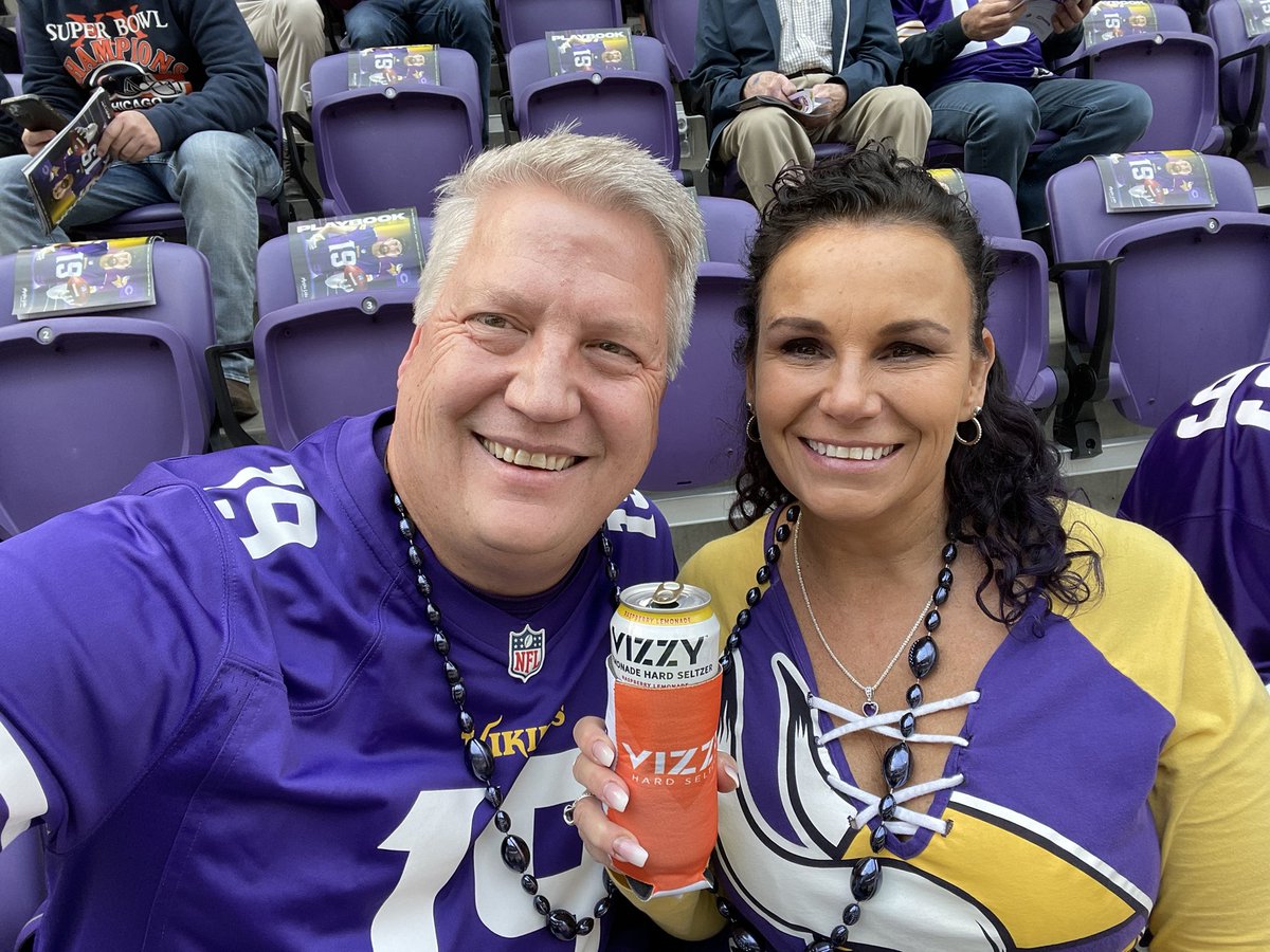 JonKellen's tweet photo. @VikesStreetTeam @VikingsPromos #Vikings #VizzyVibe https://t.co/8z7vxXttNB