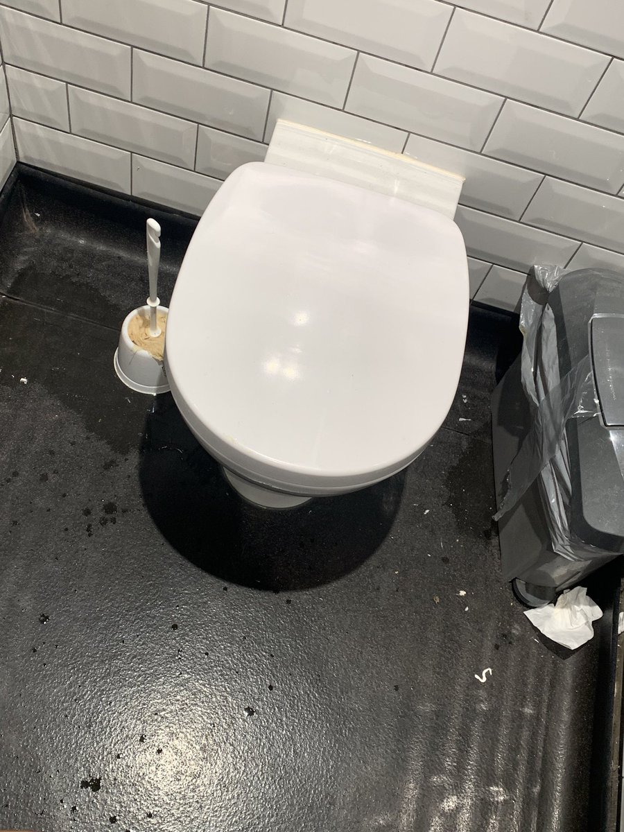 spenniy's tweet photo. What an absolute slum your #buckingham Outlet is @CostaCoffee 

You don’t deserve to have any customers. Management failing miserably here.
#WontBeBack 
@samtearr https://t.co/MBKwjkZ1iw