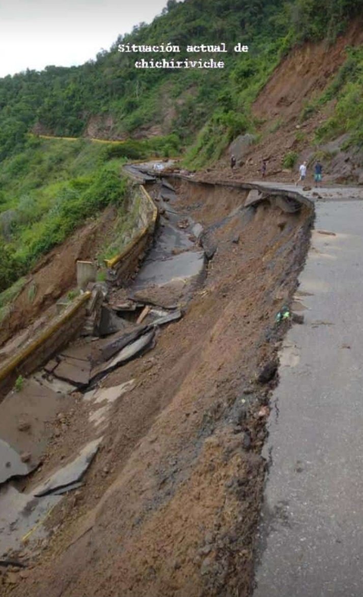 Yuschgru's tweet photo. Esto es en Chichiriviche de la costa 🥺😖 que terrible todo lo que está pasando 😢 https://t.co/oQnEpGl9R6