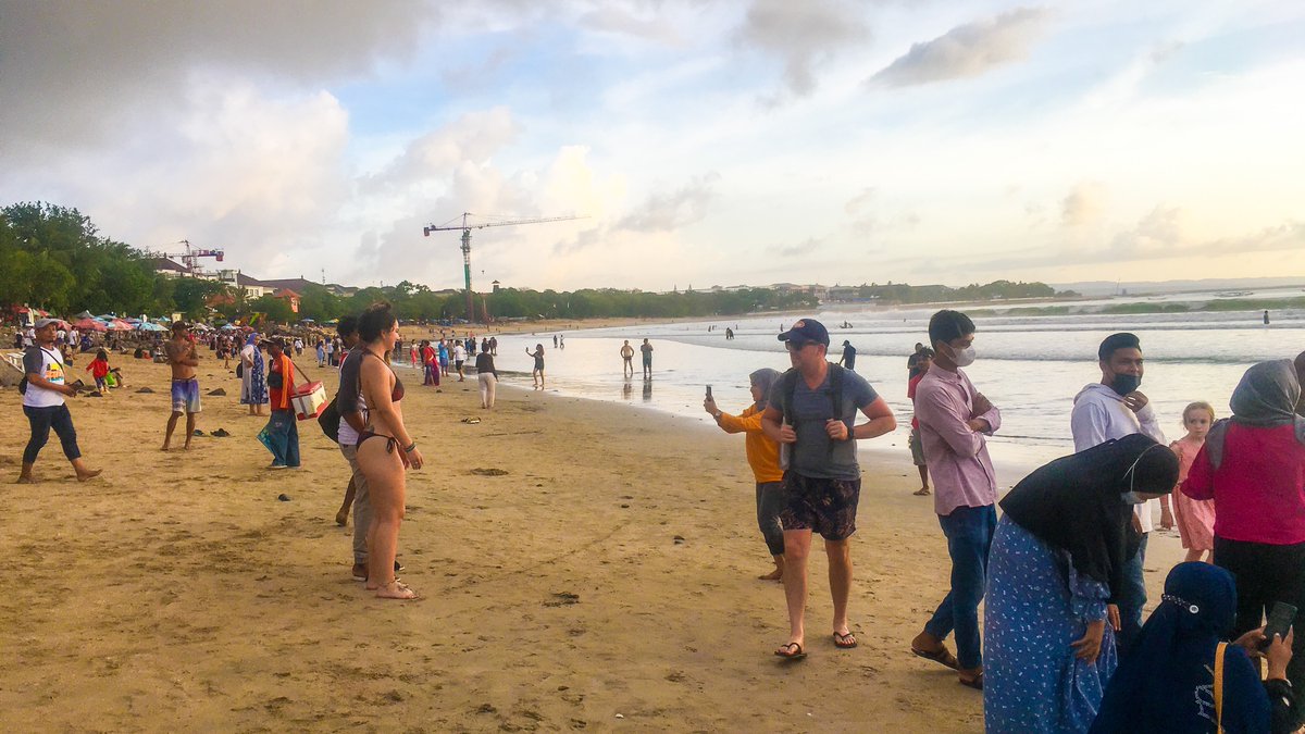 9190Java's tweet photo. https://t.co/Y4w2wZfAhe Pantai Kuta Bali ramai #Kutabeach #kuta #pantai #Beach https://t.co/3yoWqFCySr