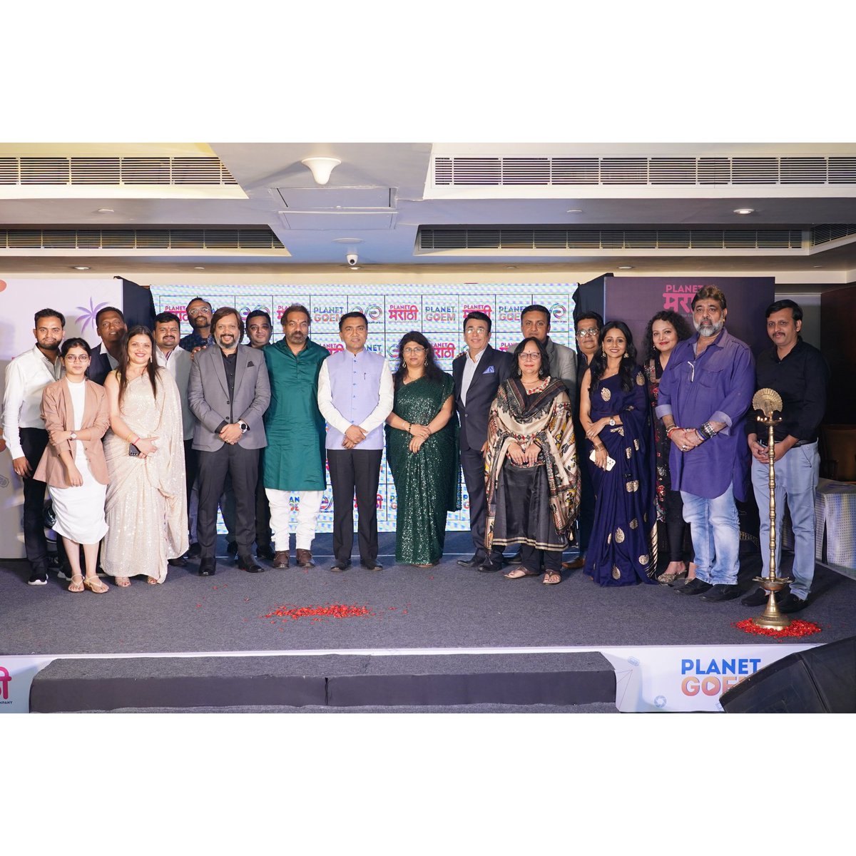 गोंय कला आणि संस्कृतीला वाव देणारं नवा मंच...
प्लॅनेट मराठी घेऊन आलंय "प्लॅनेट गोंय" !
दिमाखात पार पडला ब्रॅंड अनावरण सोहळा !
#PlanetGoem #announcement

<a href="/Planet_Goem/">Planet Goem</a> <a href="/DrPramodPSawant/">Dr. Pramod Sawant</a> <a href="/DrGaneshGaonkar/">Dr Ganesh Gaonkar</a>