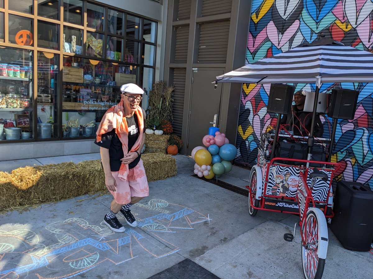 trikecalledfunk's tweet photo. Fall Fun in the Sun at The Street in Chestnut Hill. https://t.co/J6hqDmBBVu