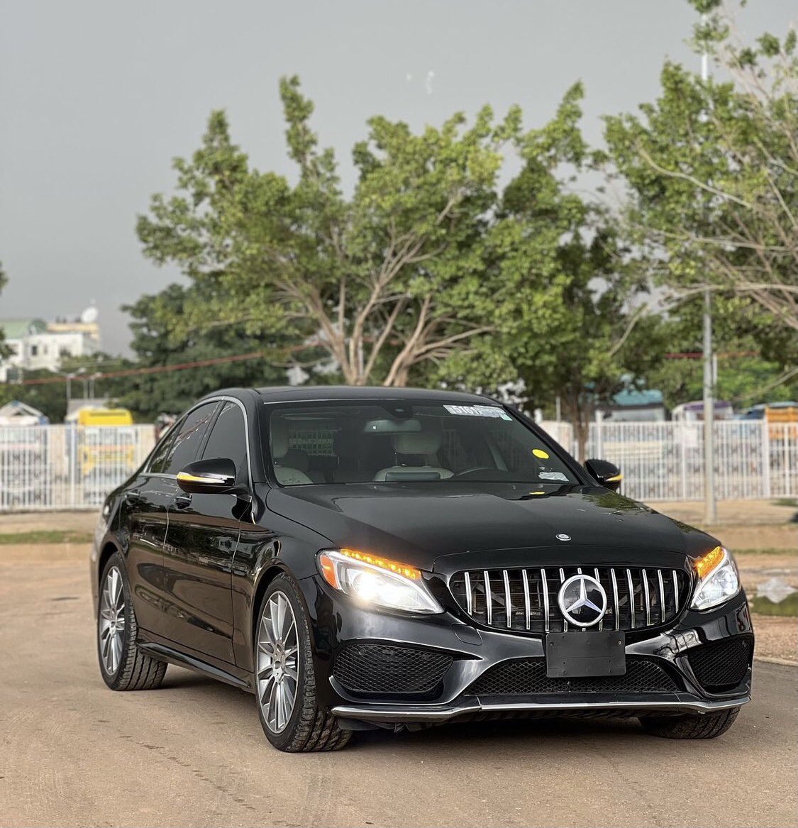 Automall_ng's tweet photo. Mercedes Benz C400 2016 model 
Original duty 
Price:20m
Location: Abuja 
#Asuu #onisha #Cashout #LGBTQ #setimakinde 
@Capt_Aliyu @Waspapping_ @Waspapping_ @aisha_yaGuda @__yellows @meenatouu @Wanzaaam @Abdullahiabba_ https://t.co/YlS6TNNKc9