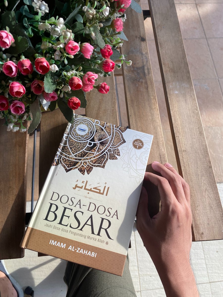 Muzuzxck's tweet photo. #MaktabahMuzuza : Dosa-dosa besar 

1- Agama yang lurus ini datang dengan dua unsur iaitu al-Bashīr البشير (berita gembira) dan al-Nadhīr النذير (peringatan berbentuk ancaman), tidaklah sempurna jika kita menolak salah satu dari dua unsur ini, bahkan wajib menerima keduanya https://t.co/dZDSHjr7J9