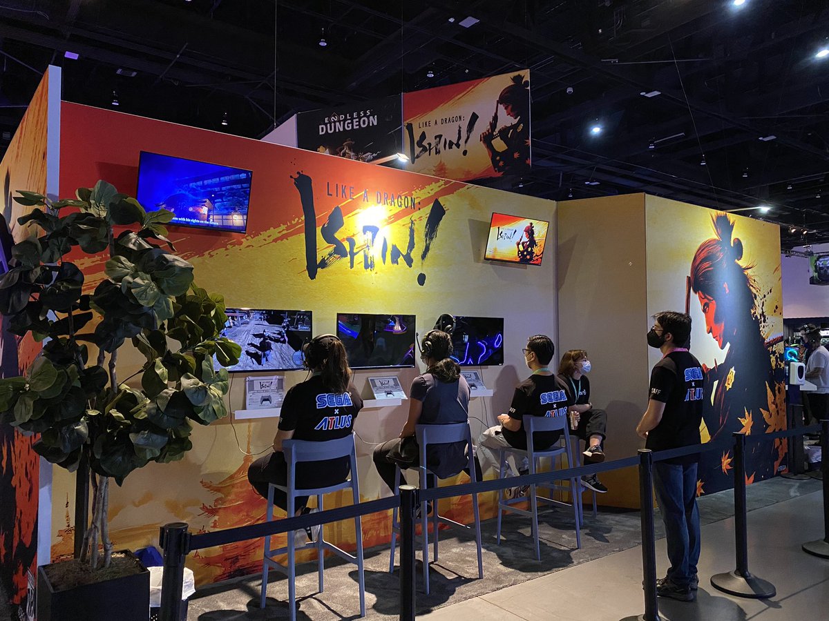 SEGA's tweet image. Last day at #TwitchCon San Diego! 

Come visit our booth #2033 in Hall F, we have a bunch of awesome games to play and freebies! 👀