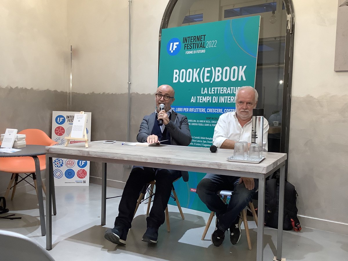 gaiabarill_'s tweet photo. L’#imperfezione è una qualità: per capire quello che conosciamo ci serve conoscere quello che c’è già stato: inizia ora a OpenPi la presentazione di “Dieci splendidi oggetti morti” di @mante.
Conduce @franzrusso
#IF2022
@Internetfest #libro #cultura #tecnologia https://t.co/ThfCykcNhC