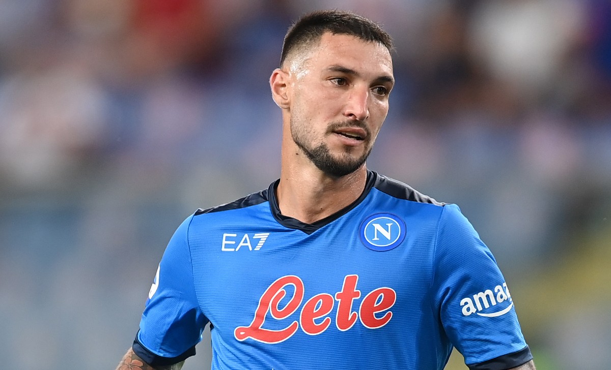 Nandosquad1's tweet photo. La conferma dell'uomo in foto è stata fondamentale, pensare di passare a Bernardeschi questa estate mi faceva rabbrividire , sempre stato POLITANODIPENDENTE! Questo ragazzo è uno dei più sottovalutati in Serie A ! 

#CremoneseNapoli #sscnapoli #calcionapoli #politano #SerieATIM https://t.co/Q3eAHOClW9