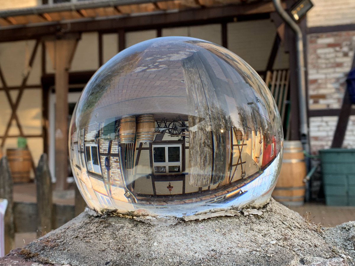 So liebes Twittertal. Der <a href="/JayGuevara82/">OMG it's Frank Castle💀 jayguevara82.bsky.social</a> sitzt schon am Schaltpult, um den nächsten Kurator an Bord zu holen. Ich hoffe, ihr hattet Spaß in meiner Woche. Ich verabschiede mich und denke mit Blick in die Kugel, dass ich sicher mal wieder hier vorbeischaue. 😊