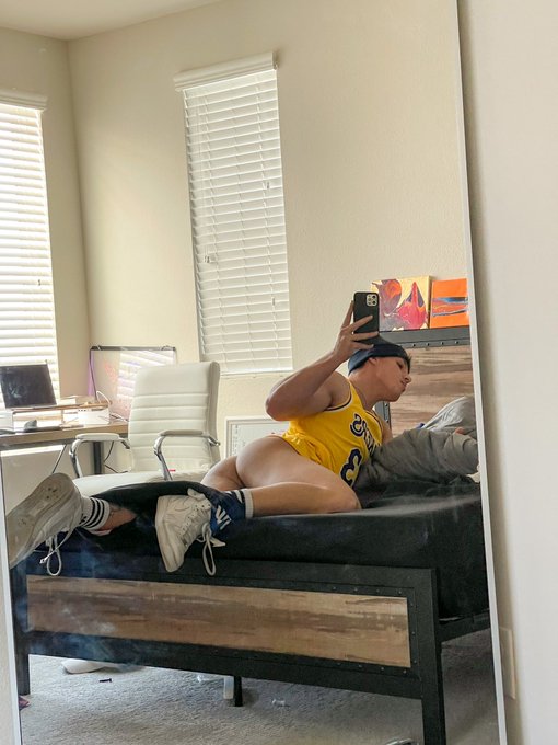 morning 😘  https://t.co/bUfSZpxQjL https://t.co/yKY9JHG11J