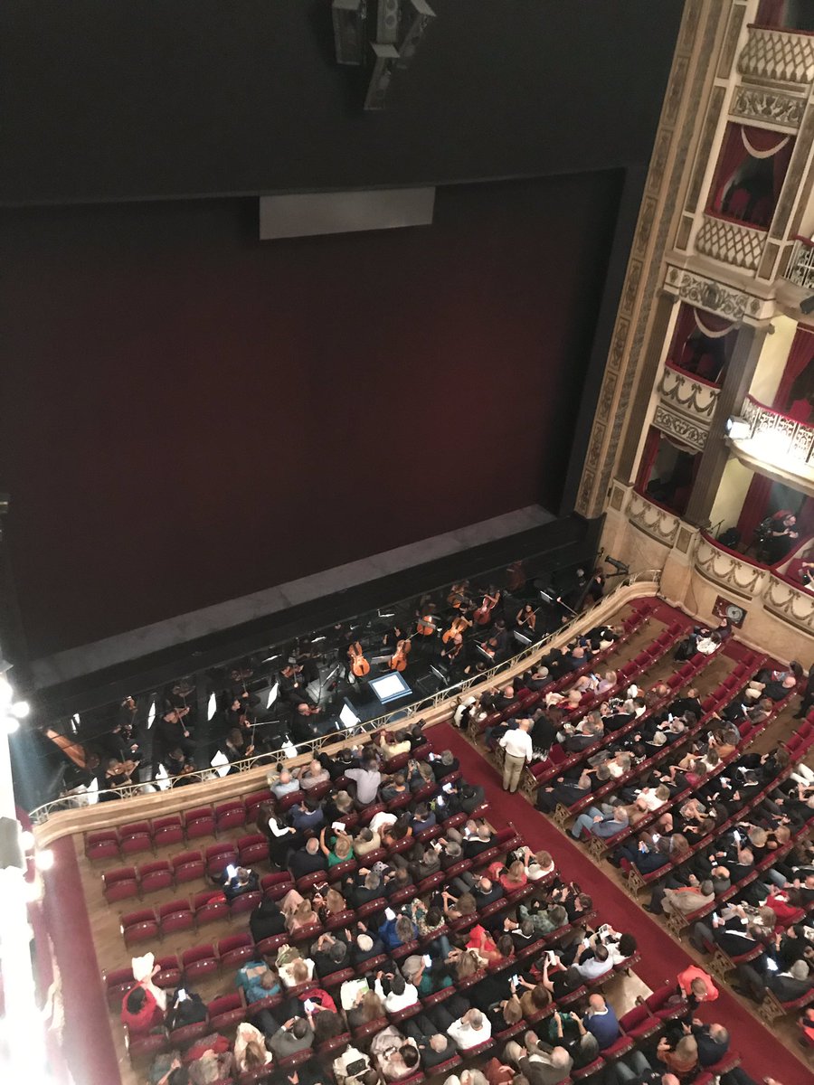 RamonSobrino1's tweet photo. Comienza segunda función de #NormaOVD de 
@operaoviedo con @FrancescaSassu @JosebrosT @GiacomoPrestia #PaolaGardina @serenaperez_ @FacundoMunoz016
Dirección de @RBalsadonna @MarioPontiggia 
@OFIL_Orquesta @Intermezzocoros Hoy desde arriba https://t.co/EMeAOf2B7u