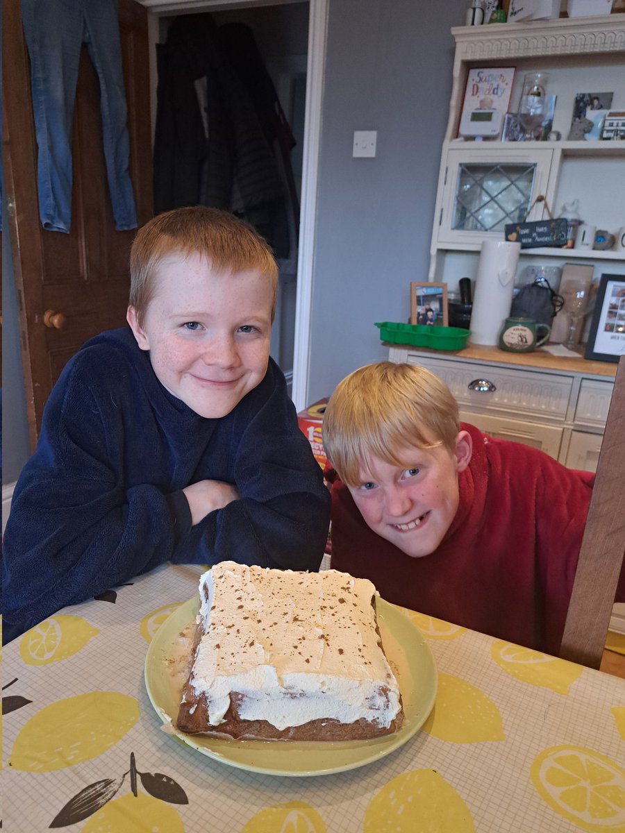 debsy21's tweet photo. Tres leches cake @BritishBakeOff @PaulHollywood @PrueLeith @MaryBerryBites #extraslice https://t.co/jCxG6HsV5d