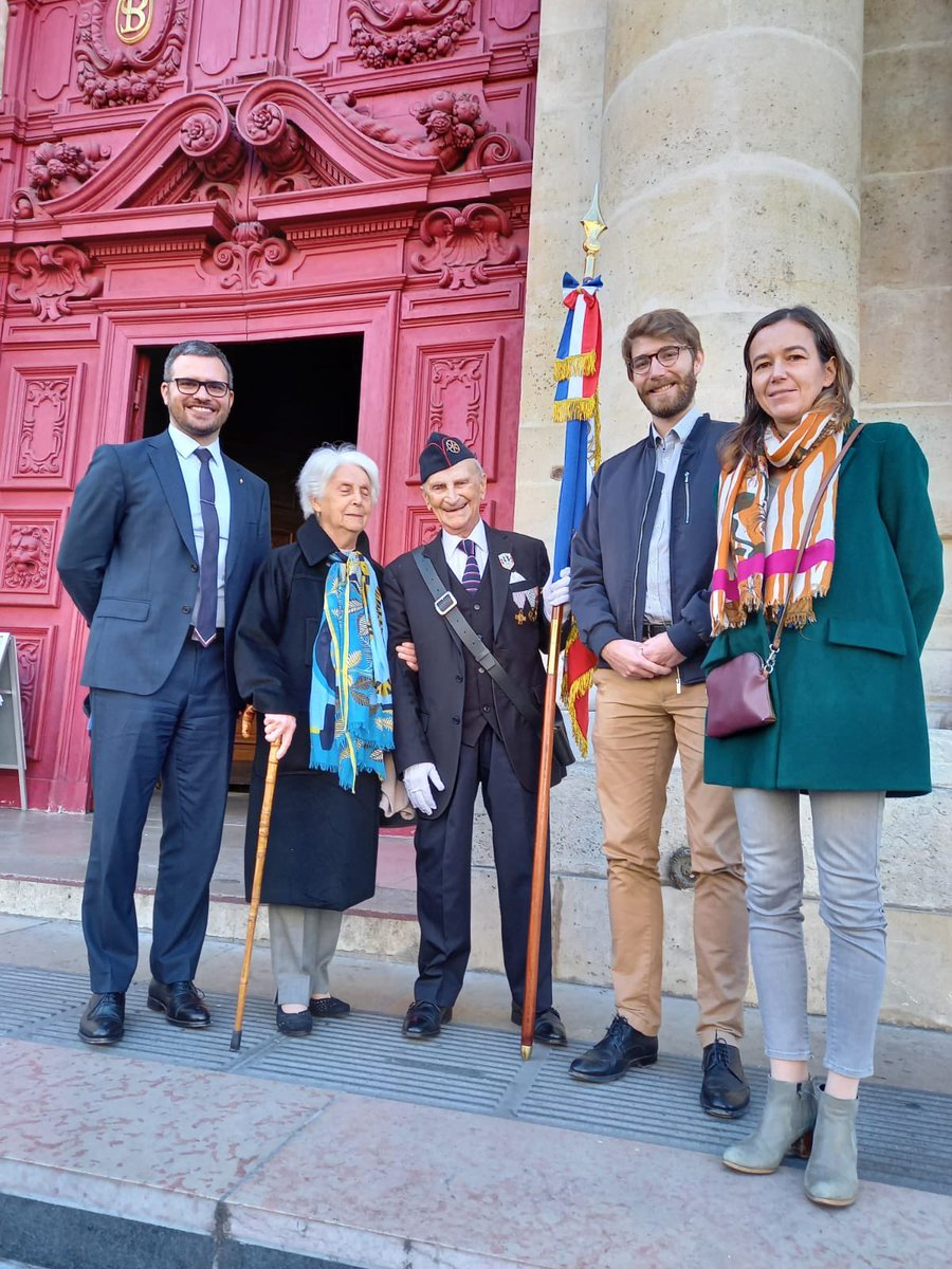 LR75_Centre's tweet photo. Nous étions ce matin aux côtés de Jacqueline Grillou et des membres de l’UNC pour la traditionnelle messe du Souvenir pour les combattants tombés. Entendre le « Aux Morts » dans l’église Saint-Paul est tout particulièrement poignant. Merci au père Vivarès pour cette belle homélie https://t.co/WiHmV2csSq