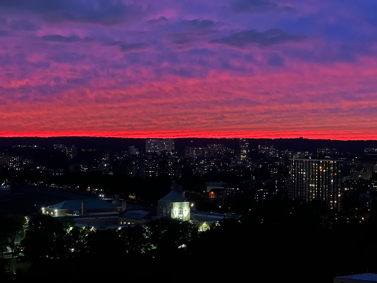 Sunset views from the ICU #residentlife  <a href="/NYCHealthSystem/">NYC Health + Hospitals</a> #IMstrong