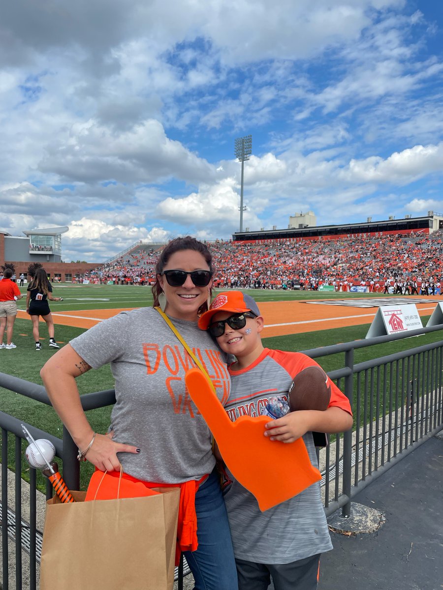 bgsu's tweet photo. #BGSUFamilies- want another Falcon in the family? Have your high school senior check out Preview Day on October 29th! Preview Day is a great opportunity to get a true sense of life at BGSU and explore at your own pace.

Find more information at:
https://t.co/YnuvMyrebz https://t.co/26yqYVQ3wR