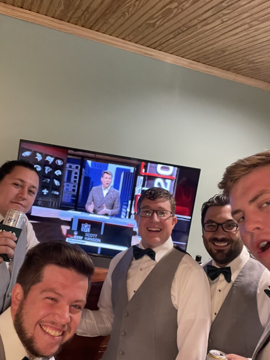 TichyAndrew's tweet photo. Watching @ScottHanson and the #redzonechannel since our buddy is getting married during the Witching hour!!! #WitchingHour #RedZone #ScottHanson https://t.co/EwiXtznHoU