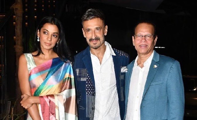 Actors @mugdhagodse267 and @RahulDevRising attended the Cover Unveling Event of #SocietyInteriorsandDesign magazine on 6th October in style! In super stylish outfits, the two brought a great excitement to the event. #rahuldev #mugdhagodse
