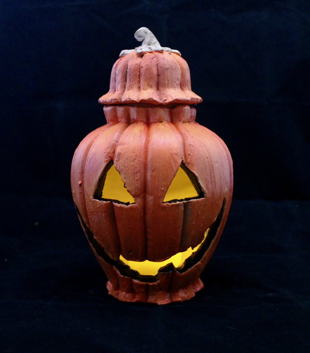 ZombieGnomes's tweet photo. New urn-o-lanterns up for sale! https://t.co/iLlQKIVFtB #urn #pumpkin #halloween https://t.co/cNwIfG7u4l