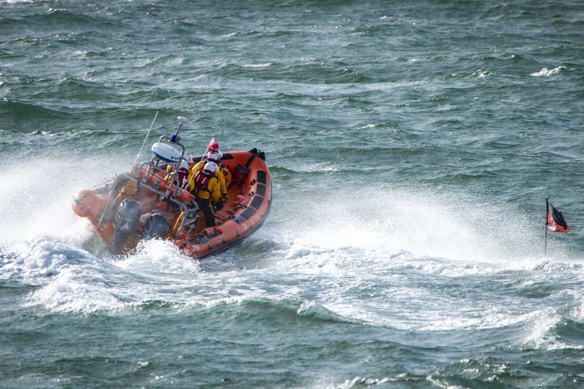 PWashbrook's tweet photo. @LymeRegisRNLI Looked like fun conditions for the display at Axmouth too https://t.co/xUYMfzTUp5