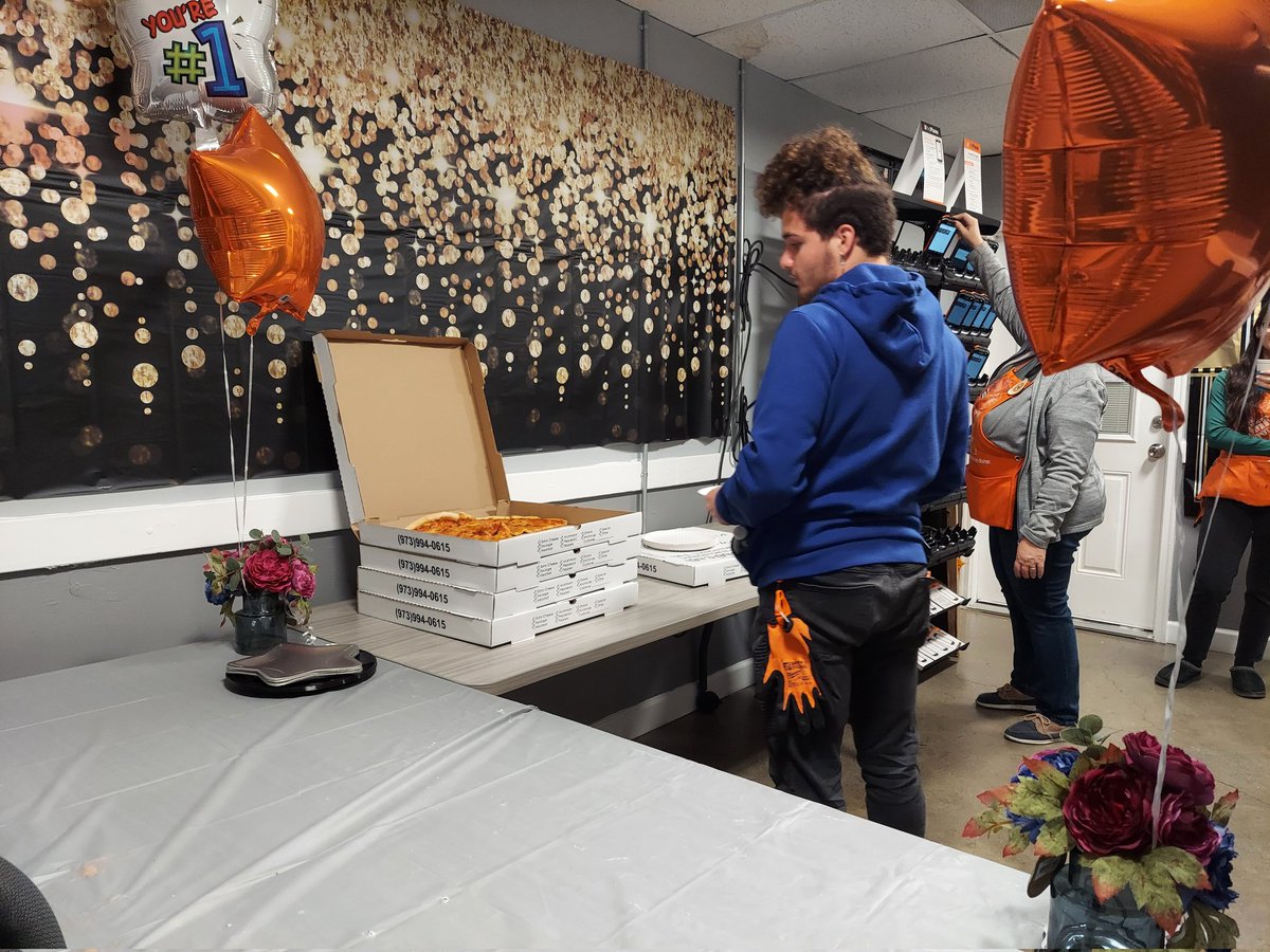marcussings's tweet photo. #CAM celebration continues with pizza #0901 https://t.co/fMtjDSCMn4
