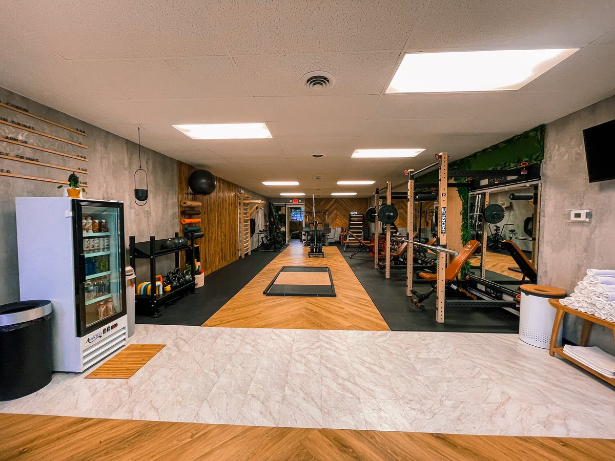 ironqueenfit's tweet photo. My heart @IronBodylife come check ours out if you’re a Detroit metro local! First class free and a 3 day pass! https://t.co/PBaVI28fhz