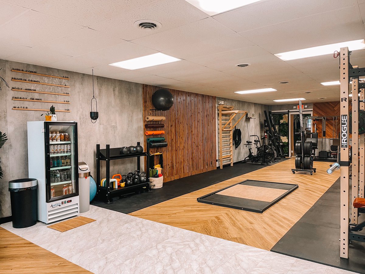 ironqueenfit's tweet photo. My heart @IronBodylife come check ours out if you’re a Detroit metro local! First class free and a 3 day pass! https://t.co/PBaVI28fhz