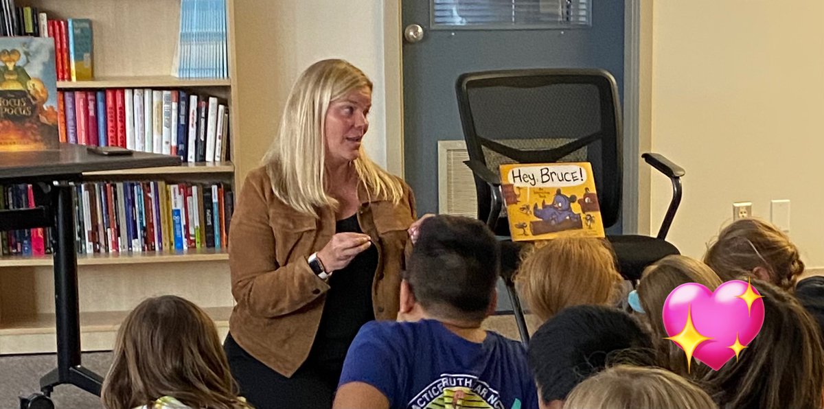 handy_hayes's tweet photo. Community Connection! Spreading fall cheer and learning about the careers behind the scenes at the SD33 School Board Office. π Interactive Read Alouds are the best! We are thankful for Education! #sd33learns #stayingconnected #fallcheer #careeropportunities https://t.co/SLnWAZNMzX