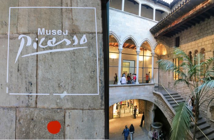 SOON!! 

<a href="/ew_corpse/">EXQUISITE WORKERS - AI Surrealism</a>, first NFT collective to exhibit in <a href="/museupicasso/">Museu Picasso Barcelona</a>! 🔥🧑‍🎨

#barcelonadibuixa #exquisitecorpse