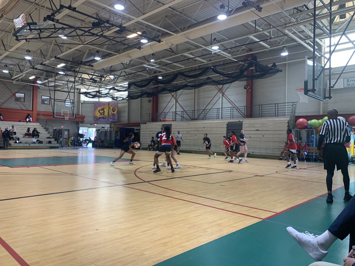 Anachka's tweet photo. Meeting some great kids at the #IYM fair and Basketball Showcase in NY. #ridleyadmissions #ridleybasketball https://t.co/1da2MccHrw