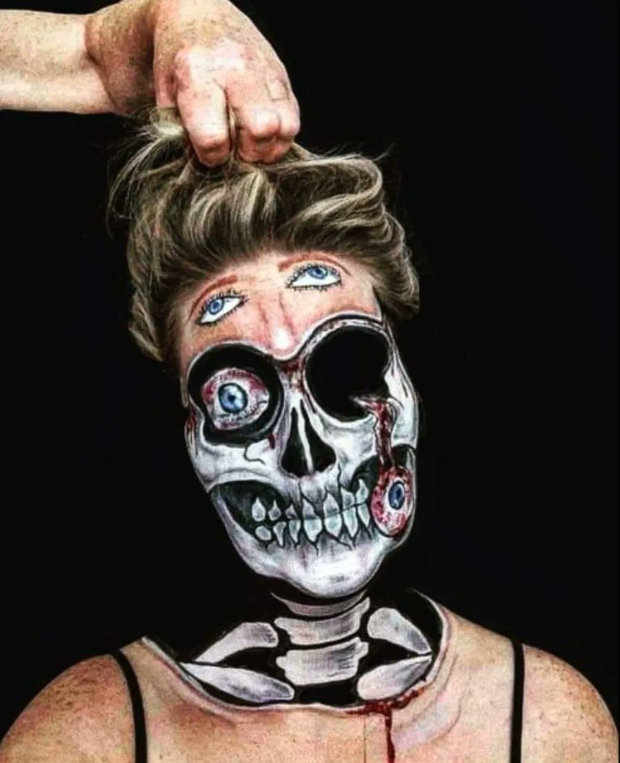 smellmo11's tweet photo. #halloween2022 #halloweenmakeup #charactermakeup #bodypainting https://t.co/LfKCyawpjp