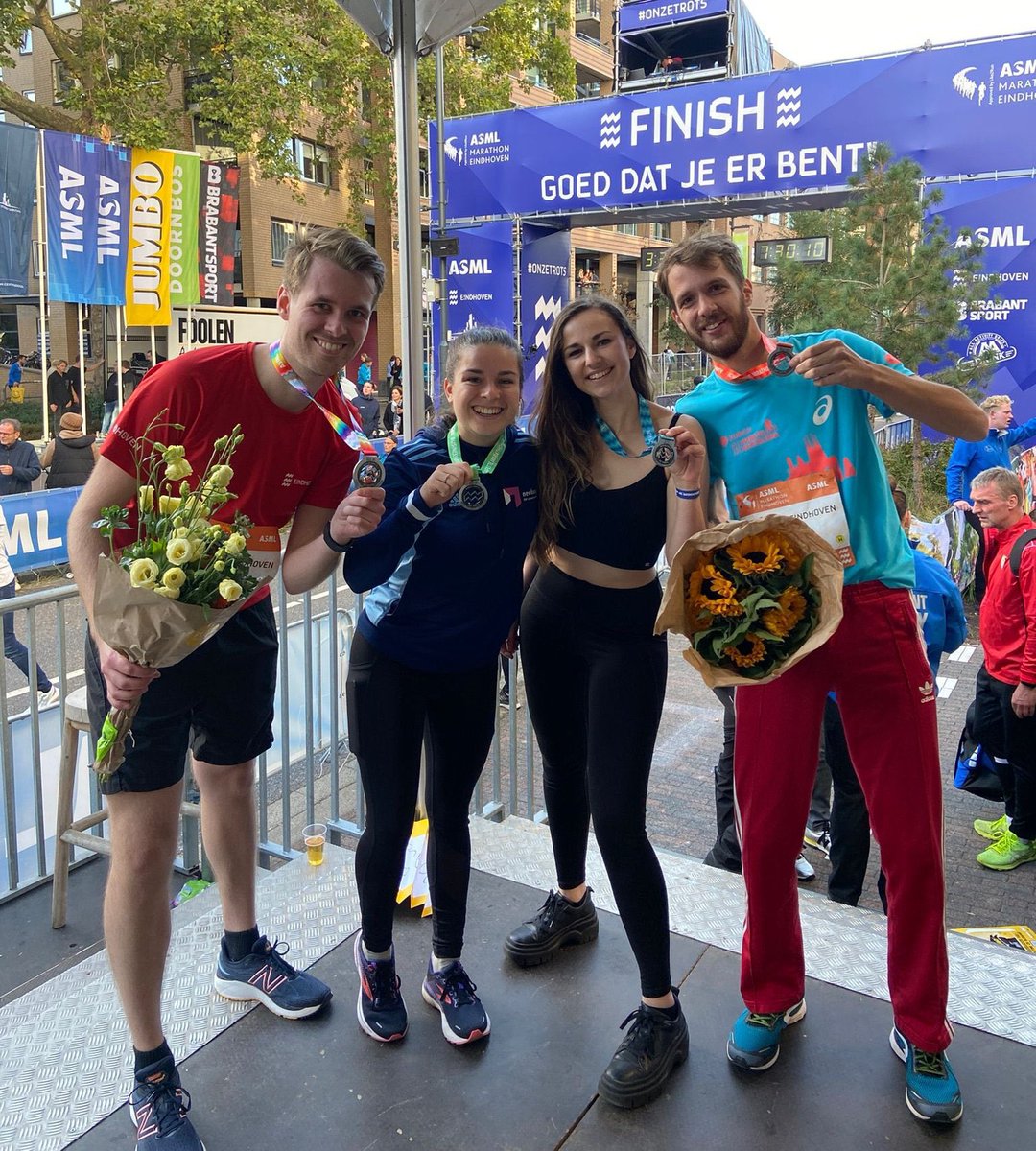 They did it! 💪💪💪

🏃‍♂️ We zijn kei trots op onze kanjers <a href="/RutgerRauws/">rutgerrauws.bsky.social</a>, <a href="/LotteMeerhoff/">Lotte Meerhoff</a>, @evadebruijn en Niels.

#marathoneindhoven #teamgroenlinks
