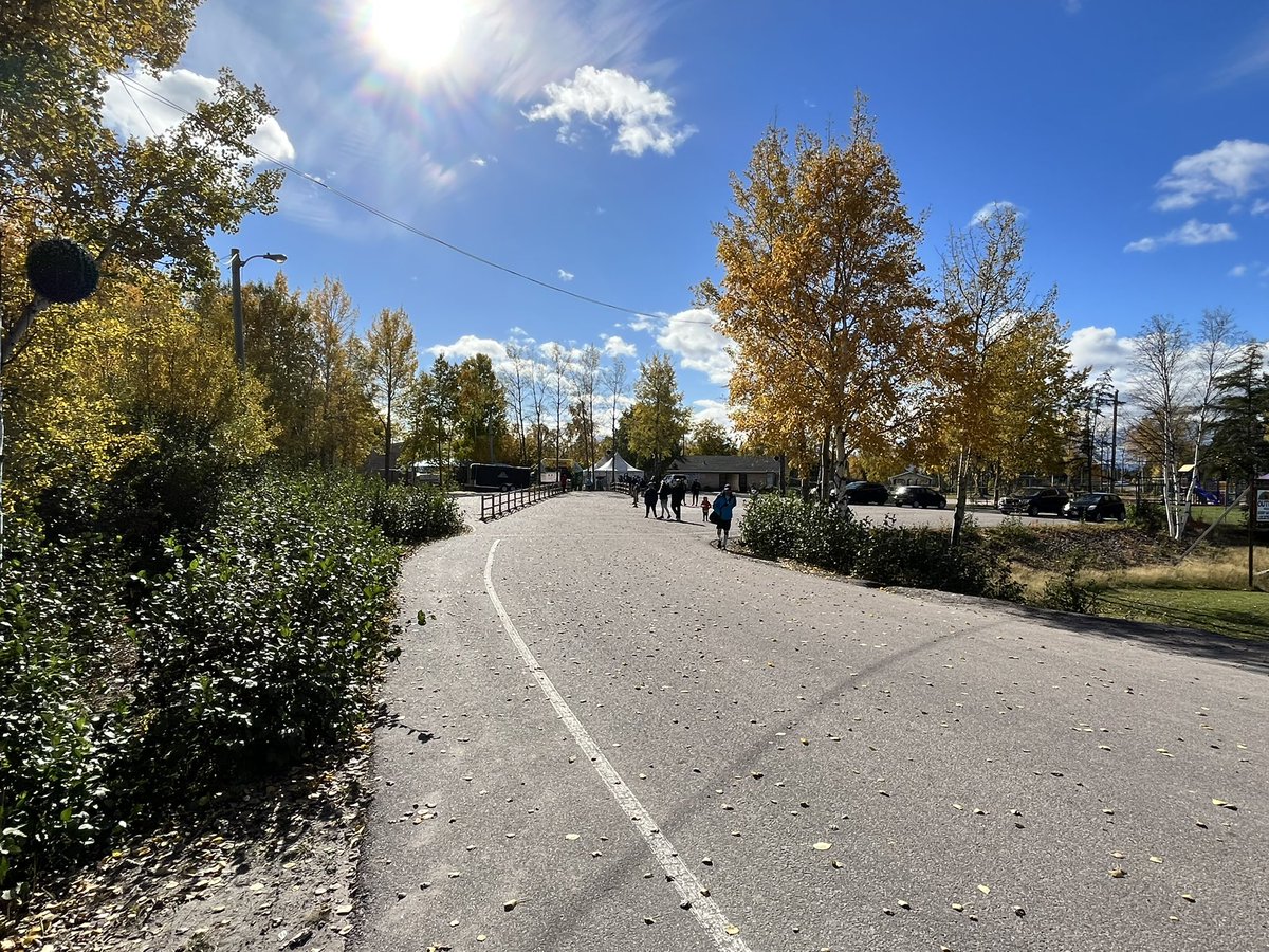 jamieleesnook's tweet photo. It was a beautiful day for the 15th @Trapline42k. Such a good feeling seeing all the runners finish and accomplish so much. Well done to all the organizers &amp; volunteers! #runfulltilt https://t.co/eAAyjEHESl