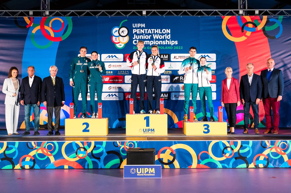 Pentathlon Junior #WorldChampions Whitaker & Brown race to Mixed Relay gold 🇬🇧🏆👑 British duo end week on a high with brilliant display 👏 Erdos & Viczian team up to win silver for Hungary 🇭🇺🥈 Battling bronze for Lithuania with Adomaityte & Puronas 🇱🇹🥉 uipmworld.org/news/uipm-2022…