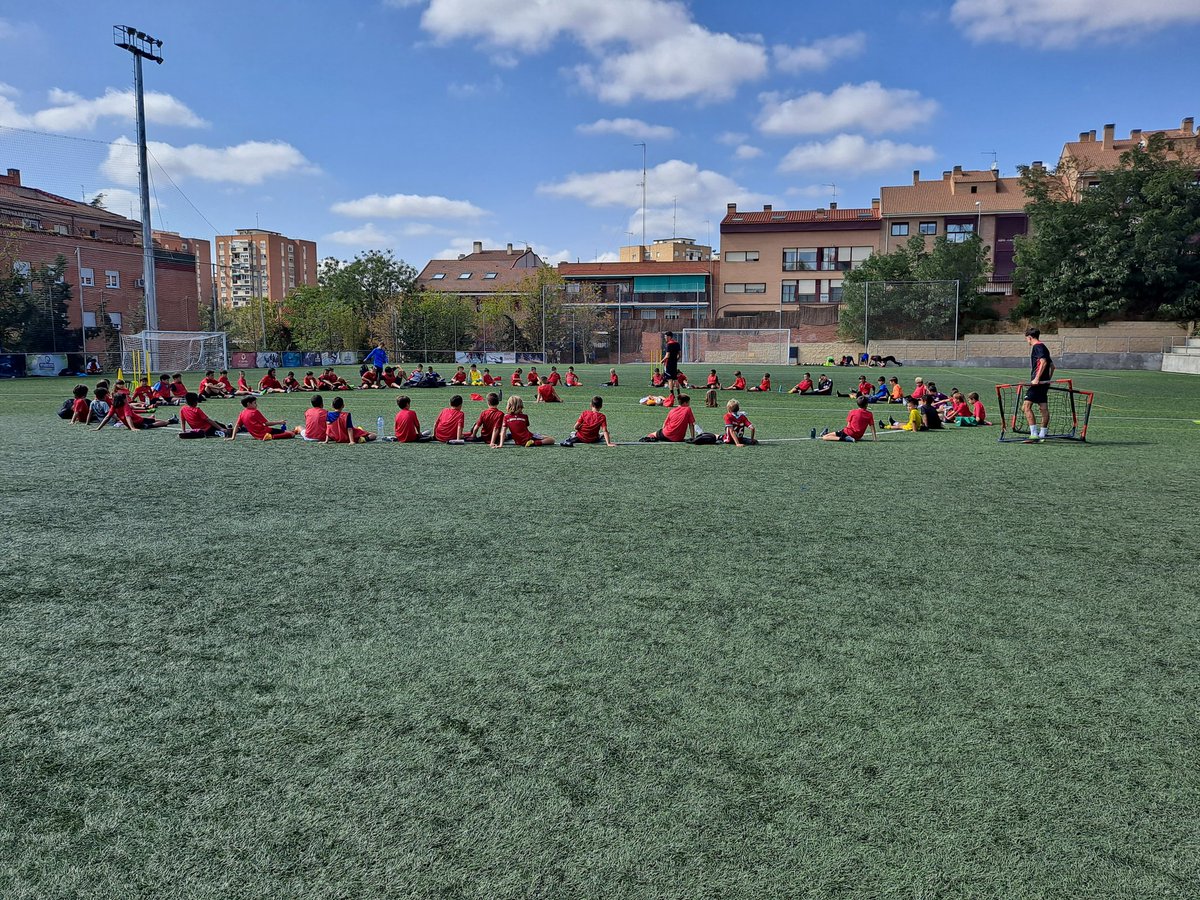 Soccerschool10's tweet photo. Nuestra pequeña gran familia en el día de hoy, felices... https://t.co/uetSXCpKV7