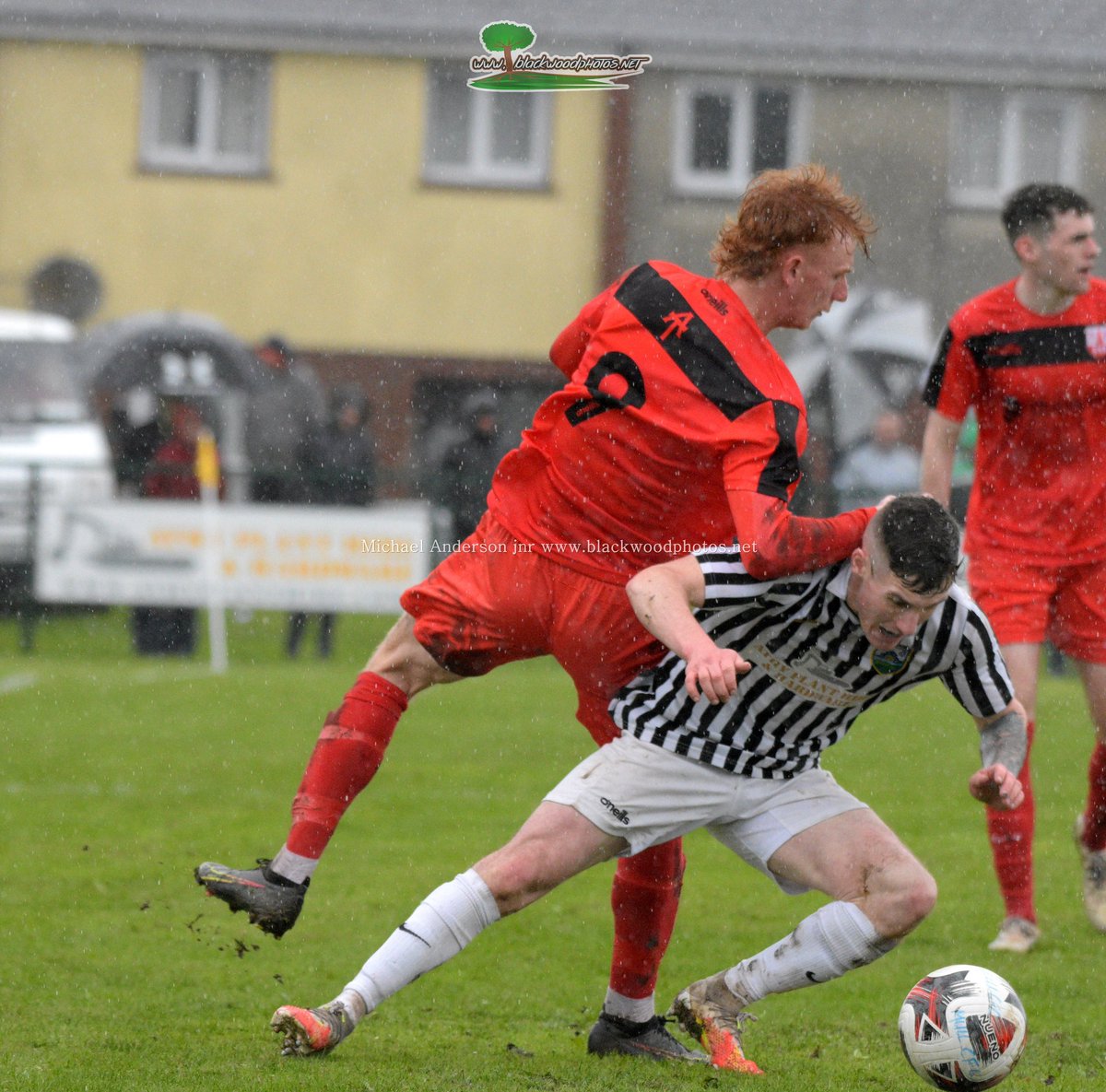 mickybwp's tweet photo. The Mull take the KDFL senior league with a win over Athy at a very wet Michael O'Neill park
📸👉 @mickybwp
@KfmSport @kildareleague @Athytownafc @TheMullFC https://t.co/5XtYVtDPvK