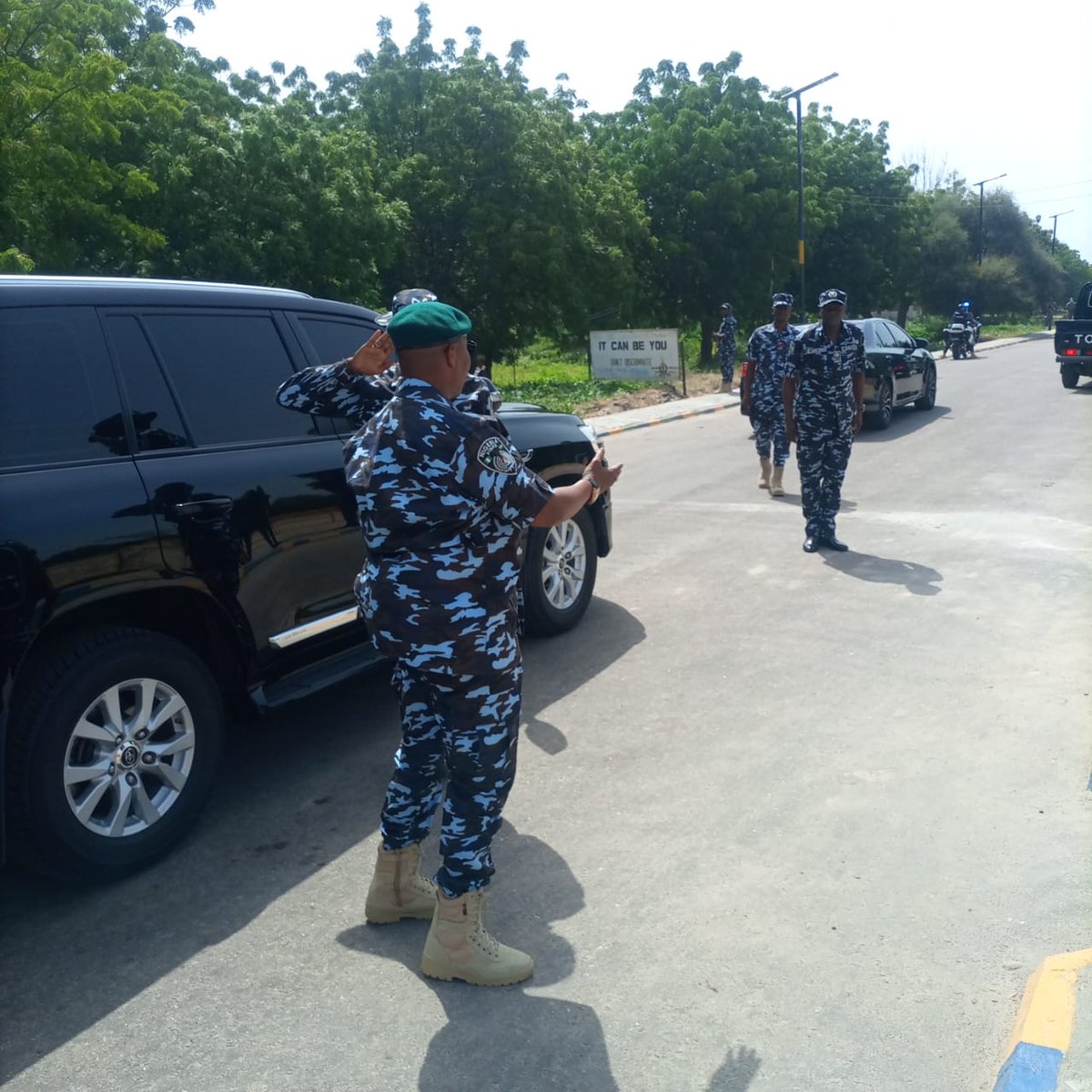 PoliceNG's tweet photo. PRESS RELEASE

CONFIDENCE BUILDING: IGP EMBARKS ON VEHICULAR PATROL  OF 6 NORTHERN STATES, COMMISSIONS STATE-OF-THE-ART PROJECTS 

Assures Personnel of Sustainable Drives to Protect Nigerians, Improved Internal Security https://t.co/sAZLfTz6Jr