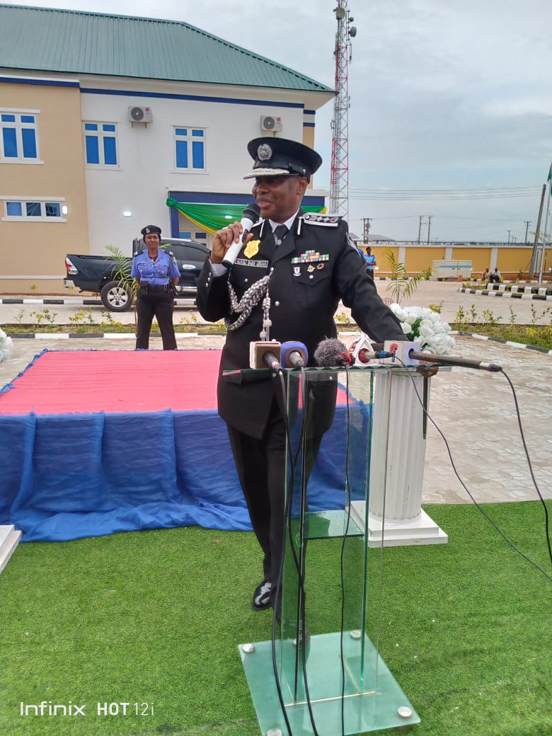 PoliceNG's tweet photo. PRESS RELEASE

CONFIDENCE BUILDING: IGP EMBARKS ON VEHICULAR PATROL  OF 6 NORTHERN STATES, COMMISSIONS STATE-OF-THE-ART PROJECTS 

Assures Personnel of Sustainable Drives to Protect Nigerians, Improved Internal Security https://t.co/sAZLfTz6Jr