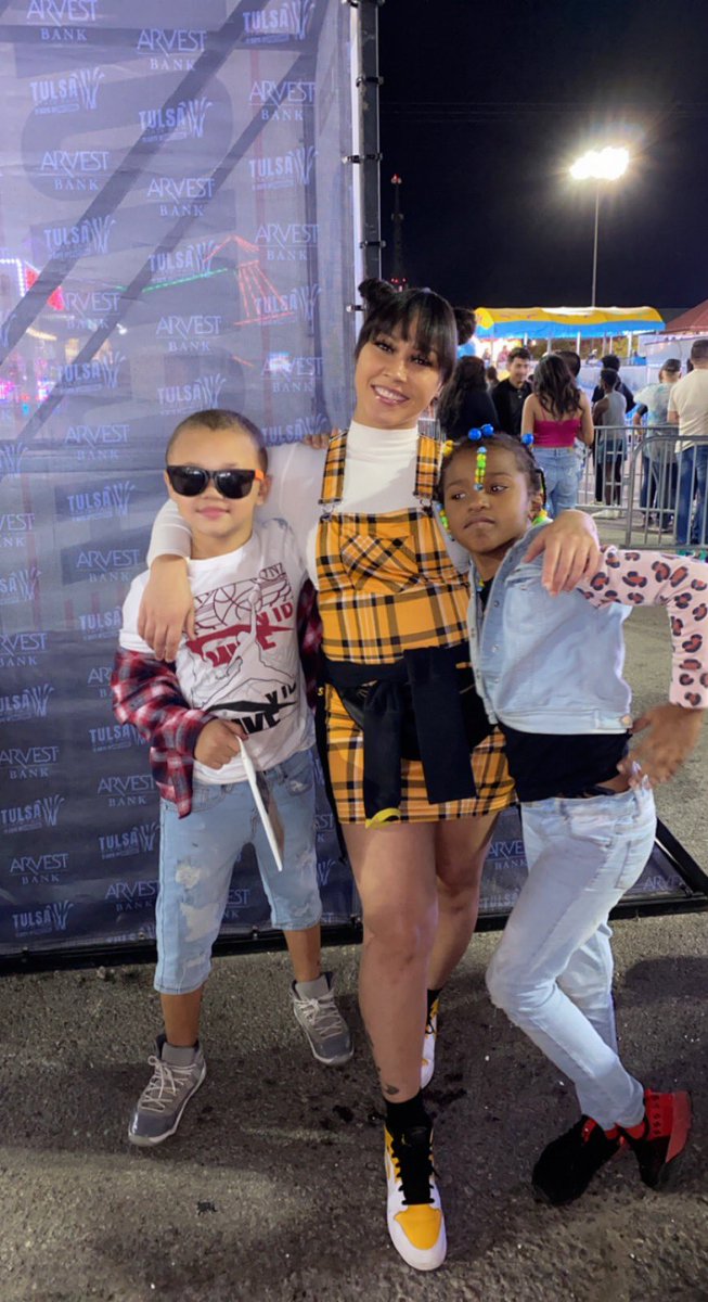 domimarie__'s tweet photo. How could we not talk about family, when family is all that we got? 💛 https://t.co/OjX5OTOWT4