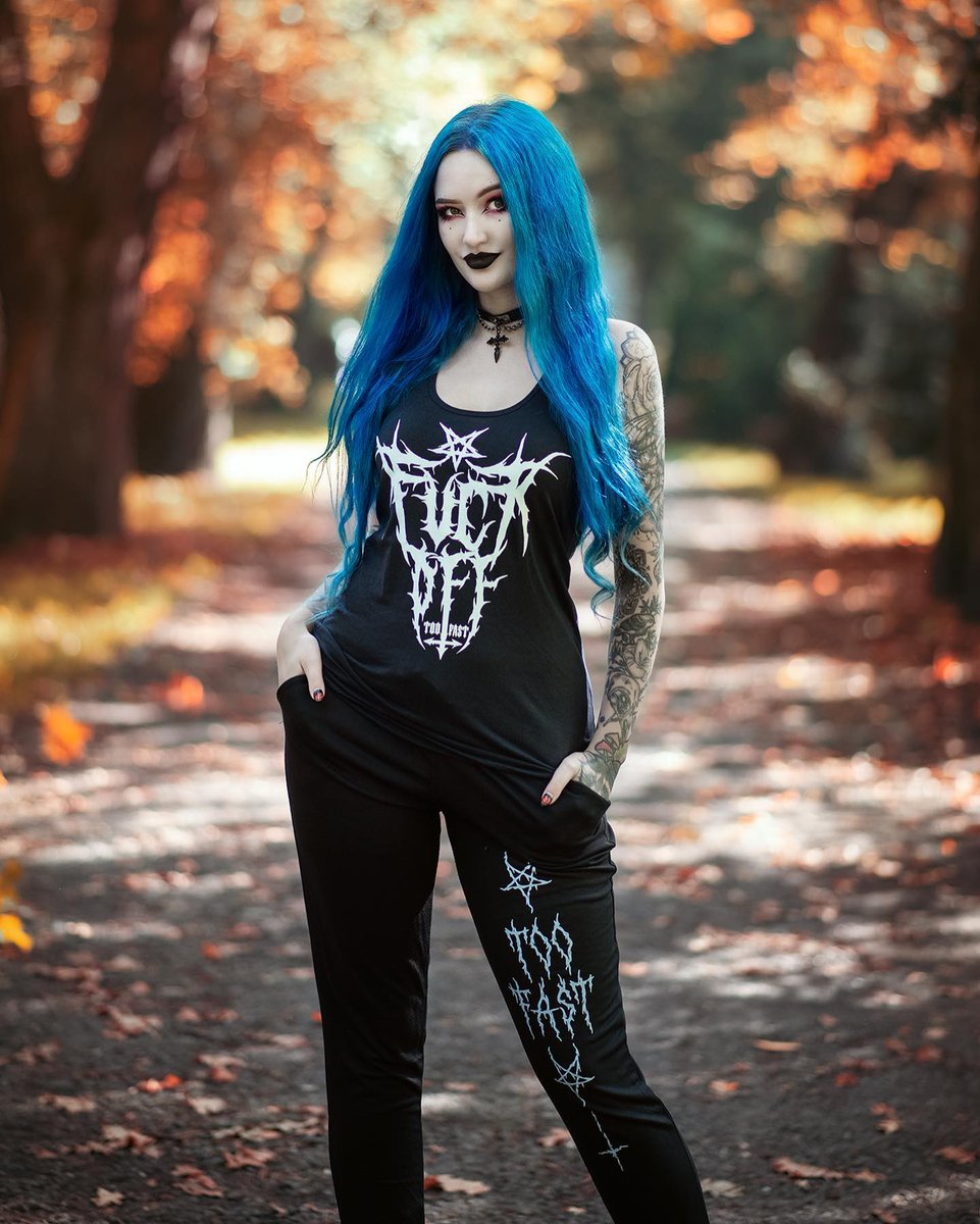 toofastclothing's tweet photo. 🖕😡🖕
Model: @bluexastrid
↓↓
★ SHOP NOW ★ https://t.co/i3sHtBEQEO ★
★
#toofastclothing
#metalchick #metalhead #blackmetal #deathmetal #extrememetal #metalclothes #metalclothing #rockerchic #rockerchick #rocker #rockerbabe #rocknroll #RNR #rnrmotherfucker #metalfashion https://t.co/XWmjzT08HM