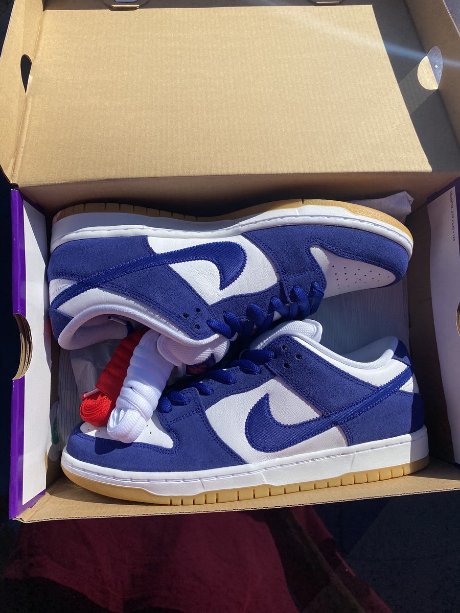mTgill19's tweet photo. @SellKicksSunday Sz 10 DS sb dunk low dodgers https://t.co/d4Y6A52PRr