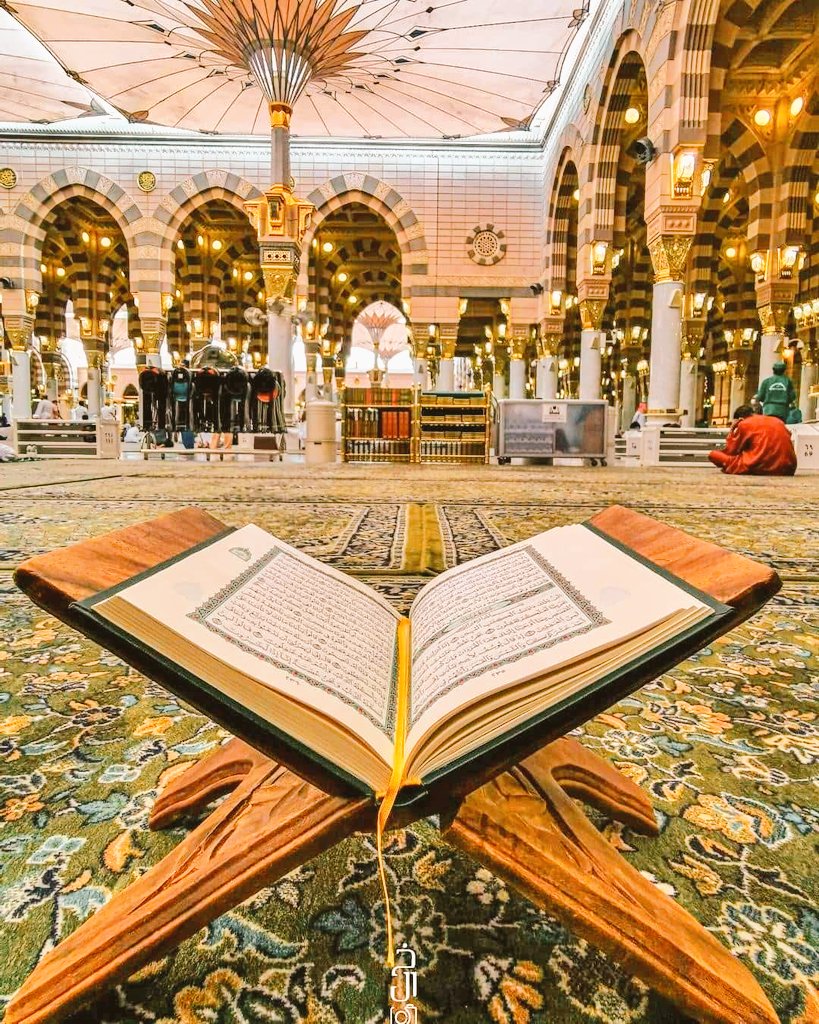 wylmd2's tweet photo. که سره جمع کړی دلمر سپوږمی اوستورو رڼا**
ورباندی زیاته ده قرآن شیریف ده یوه توری رڼا https://t.co/LBBU1i3CWr
