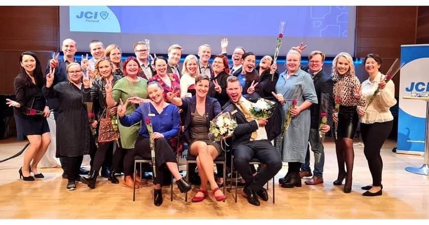 JCI Cosmopolis congratulates all confirmed Vice Presidents of our four regions, and National Organisation Members of year 2023!

<a href="/JCIFinland/">JCI Finland</a> <a href="/JCIalueA/">JCI Finland - Alue A</a>
 
#nuorkauppakamarit #jcifinland #maailmanparasharrastus #huomisenjohtajuus