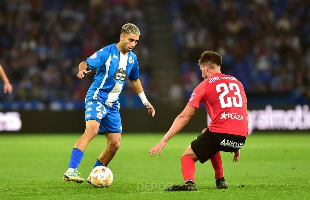 Este chaval necesita más minutos. Menuda manera de entrar en un partido y seguir demostrando que tiene calidad de sobra para estar en el primer equipo. Tuvo varias ocasiones de gol y creó mucho peligro. Sigue así <a href="/yeremayHC10/">Yeremay Hernández 🍍</a> 💪