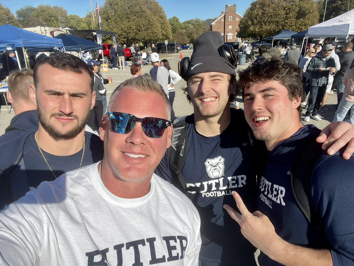 SlickNiemi's tweet photo. Where my dawgs at Part I…. @treymason_3 @jackattackburch @nickgrace54 @NiemiEvan @mike_wellman16 @jaredsuchevits @BelskisJack @Bhubbs_ii @nickbafia5 @JakeLaBarre @CameronHeald82 @AdamSturtz #realdogs @ButlerUFootball Love these young men! https://t.co/oODEgUe8w7
