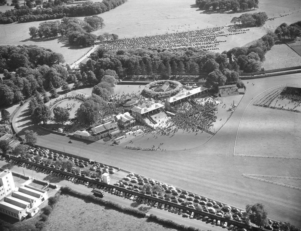 Dublin's Phoenix park racecourse in 1954.